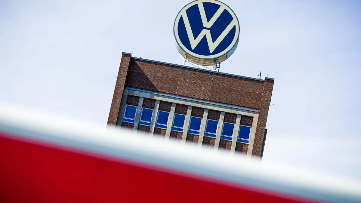 Gericht entscheidet über Millionenklage zweier VW-Manager