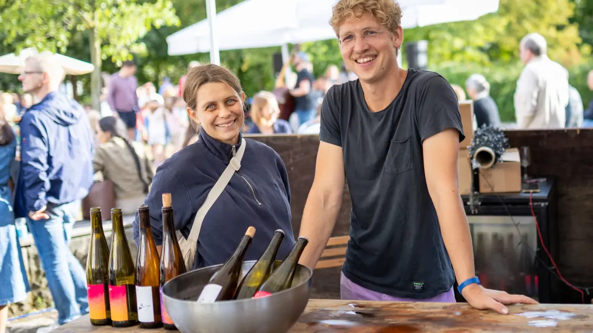*Viertele im Viertel* Das junge Degerlocher Stadtfest lockt dieses Jahr mit Fokus auf Weine : Stuttgart, Baden-Württemberg, 17.07.2026:
*Viertele im Viertel* Das junge Degerlocher Stadtfest lockt dieses Jahr mit Fokus auf Weine
Notiz: No model release. Kein Einverständnis für Werbung, keine Weitergabe an Dritte.