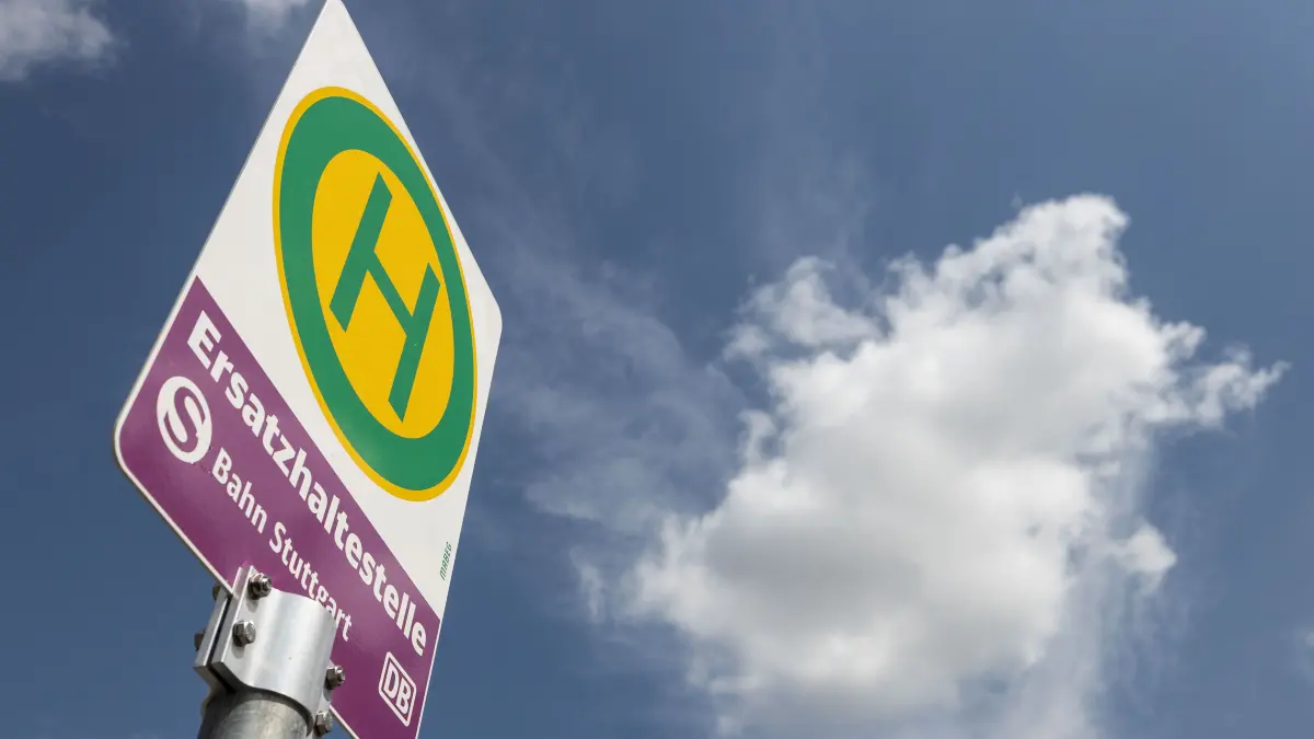 Ersatzverkehr: Ersatzverkehr Vorstellung des VVS Stuttgart und der DB Regio zur Stammstreckensperrung der Stuttgarter S-Bahn.