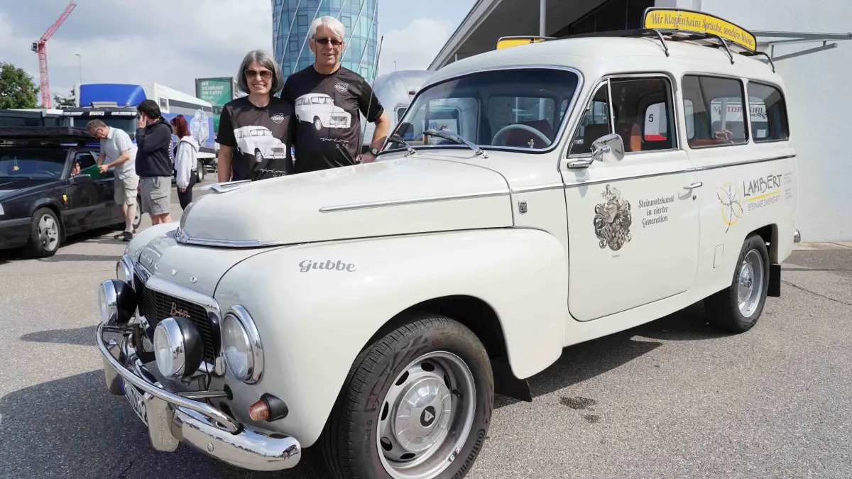 Boeblingen Motorworld Motor Treff am Flugfeld, schwedische Automobil Kultur Volvo oder Saab beide marken sind Willkommen bis 17.00 Uhr Mehrere Hundert Fahrzeuge sind schon da. Sie kommen aus ganz Deutschland und aus dem Ausland. Heute ist Schweden in der Ueberzahl.
Foto Andreas Rosar Fotoagentur-Stuttgart 19.07.2026 Kennezeichen muessen nicht geblendet werden.