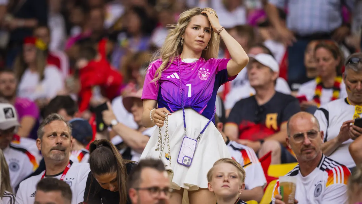 Sport Bilder des Tages Dortmund, Germany. 29th Jun 2024. Anika Ehefrau von Manuel Neuer DFB Germany - Denmark Deutschland - Dänemark 29.06.2024 *** Dortmund, Germany 29th Jun 2024 Anika wife of Manuel Neuer DFB Germany Denmark Germany Denmark 29 06 2024