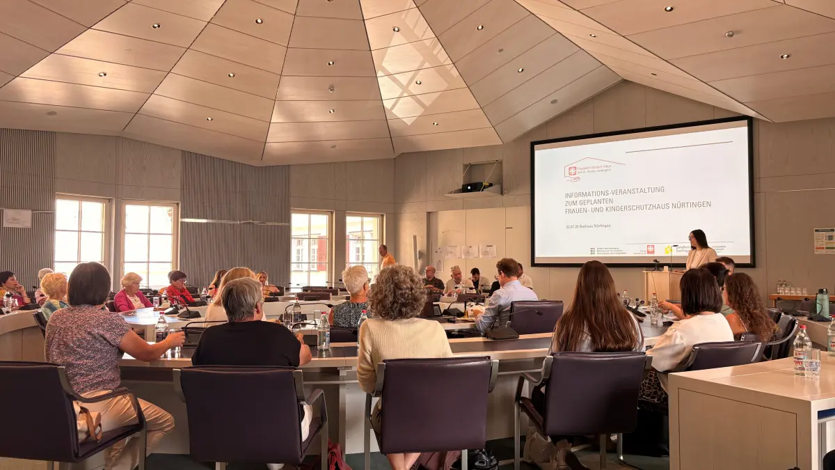 Informationsveranstaltung zum Elisabeth-Selbert-Haus in Nürtingen.