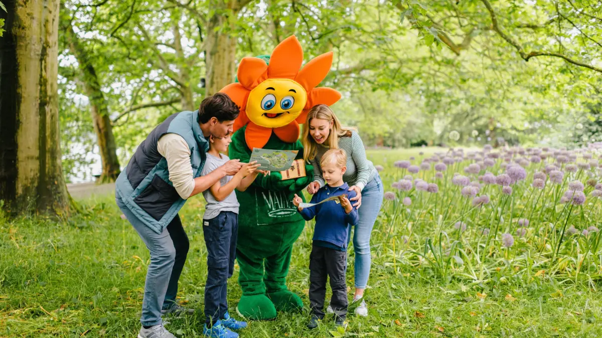 Verwendungszweck: Nutzung nur mit schriftlicher Einwilligung durch die Mainau GmbH (z.B. Pressereferat, www.mainau.de); BU: Kinderschatzsuche auf der Insel Mainau; Copyright: Insel Mainau/Bjørn Jansen