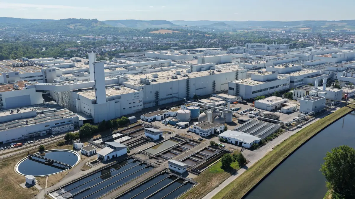 Audi-Werk in Neckarsulm: 24.07.2026, Baden-Württemberg, Neckarsulm: Blick auf das Audi-Werk. Der VW-Konzern legt seine Bilanz fürs erste Halbjahr vor. Foto: Bernd Weißbrod/dpa +++ dpa-Bildfunk +++