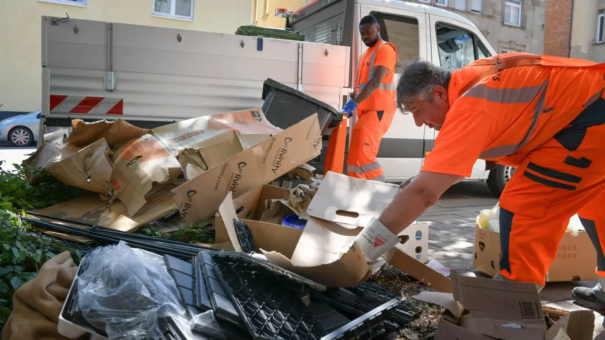 OB Nopper, Müllsheriffs: Stuttgart West, OB Nopper geht mit „Müllsheriffs“ auf Tour. Seit Juni 2026 gab es schon über 200 Einsätze. In 64 Fällen konnten Hinweise auf die Verursacher gefunden werden.