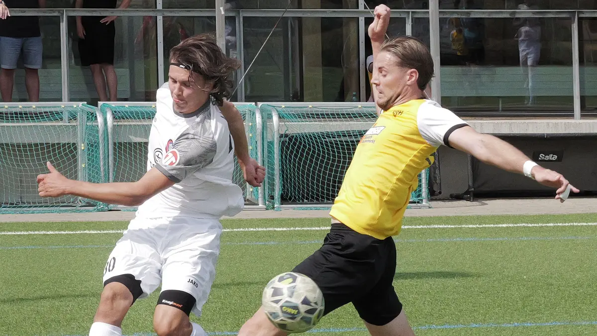 Fußball, Fussball, Verbandspokal, TV Echterdingen - TSG Hofherrnweiler-Unterromb.: Fußball, Fussball, Pokal, Pokalspiel, Verbandspokal, TV Echterdingen - TSG Hofherrnweiler-Unterromb.
Nr.2 (E): David Govorusic - gelb/schwarz
Fotograf: Günter E. Bergmann - Photography
Aufnahmedatum: 25.07.2026