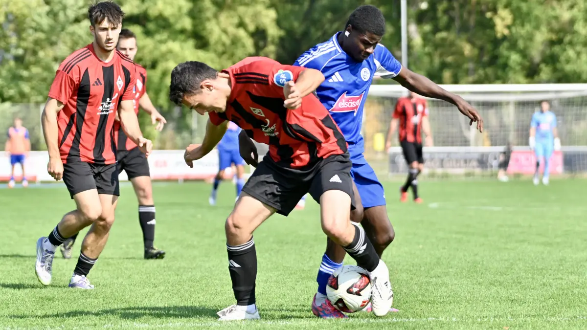 Oliab Calemba (rechts) und Lirion Buduri-Gashi VfL Sindelfingen SF Dorfmerkingen WFV-Pokal 2026/2027