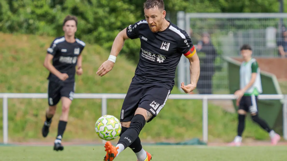 Michael Klauss (GSV Maichingen, #11) am Ball
GER, GSV Maichingen vs. FV Sontheim/Brenz, Fussball, Landesliga 2, 30. Spieltag, Spielzeit 2025/2026, 06.06.2026
Foto: Eibner/Carsten Schwering