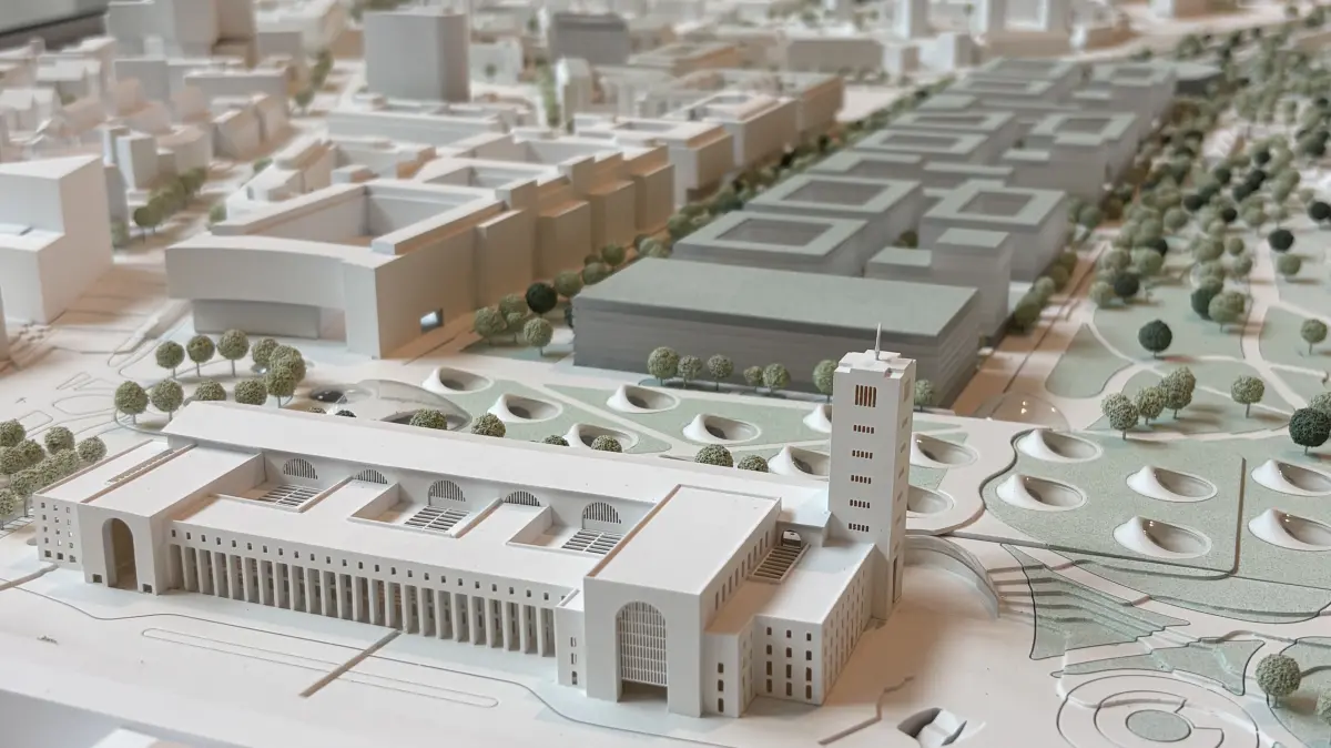 Modell des Hauptbahnhof Stuttgart und der auf den Gleisflächen geplanten Bebauung für die Zeit, wenn Stuttgart 21 in Betrieb gegangen ist.