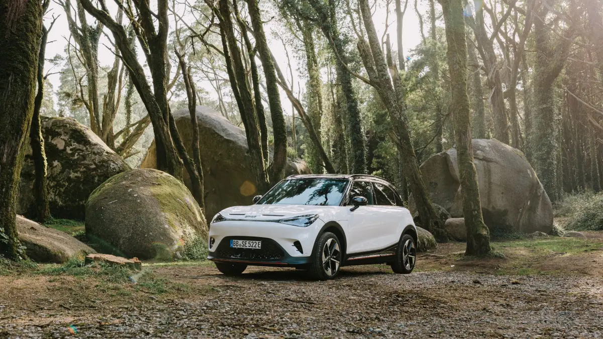 Elektroautos wie der smart #1 punkten im Vergleich zu Verbrennern mit größerer Energieeffizienz – das schont den Geldbeutel und die Umwelt.
