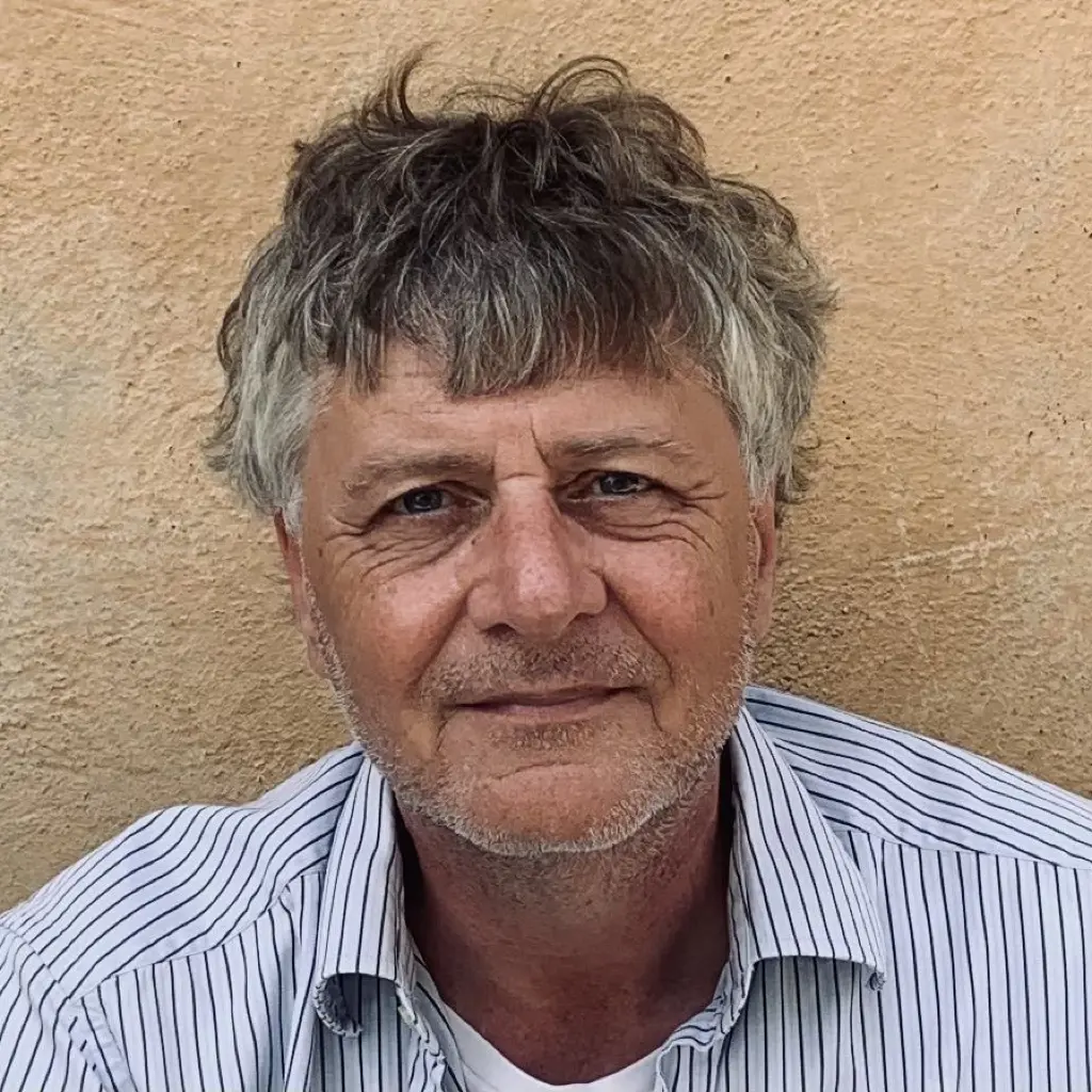 Bild des Autors bzw. der Autorin Robin Szuttor