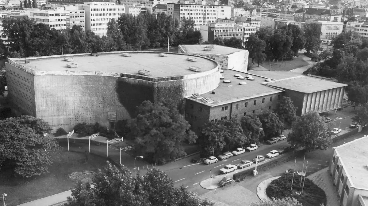Die Stuttgarter Liederhalle bei ihrer Eröffnung (nur für diesen Artikel!)