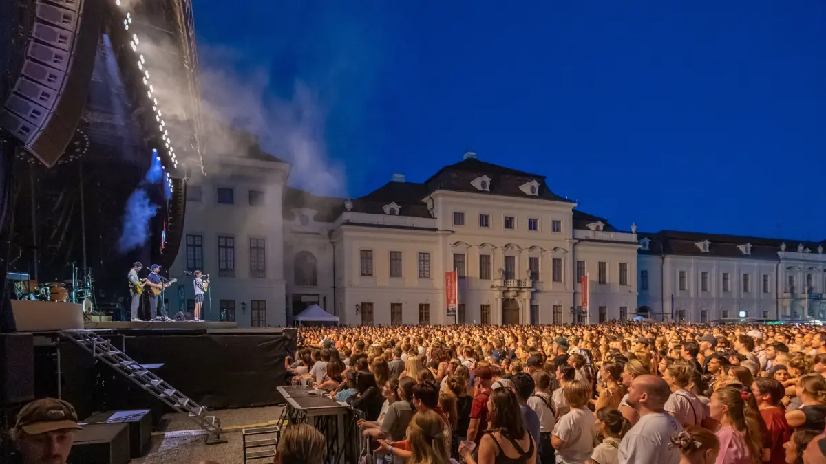 #pop KSK music Open *AnnenMayKantereit* AnnenMayKantereit Ludwigsburg, Residenzschloss/ Innenhof Foto: Andreas Essig: #pop KSK music Open *AnnenMayKantereit* AnnenMayKantereit Ludwigsburg, Residenzschloss/ Innenhof Foto: Andreas Essig