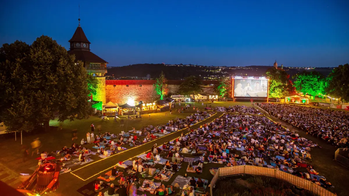 foto: Roberto Bulgrin
29. 07. 2026
Esslingen, Kino auf der Burg, Ehrenamtstag, Film: Extrawurst