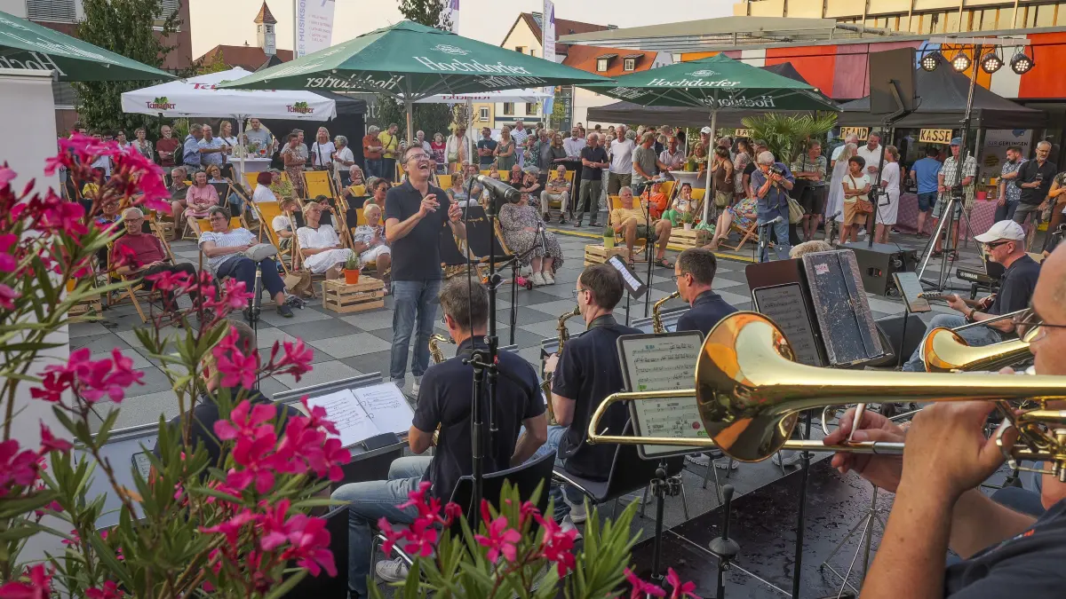 Musiksommer: Gerlingen - Freiluftkonzert vor der Stadthalle - Musiksommer mit der Bosch Big Band