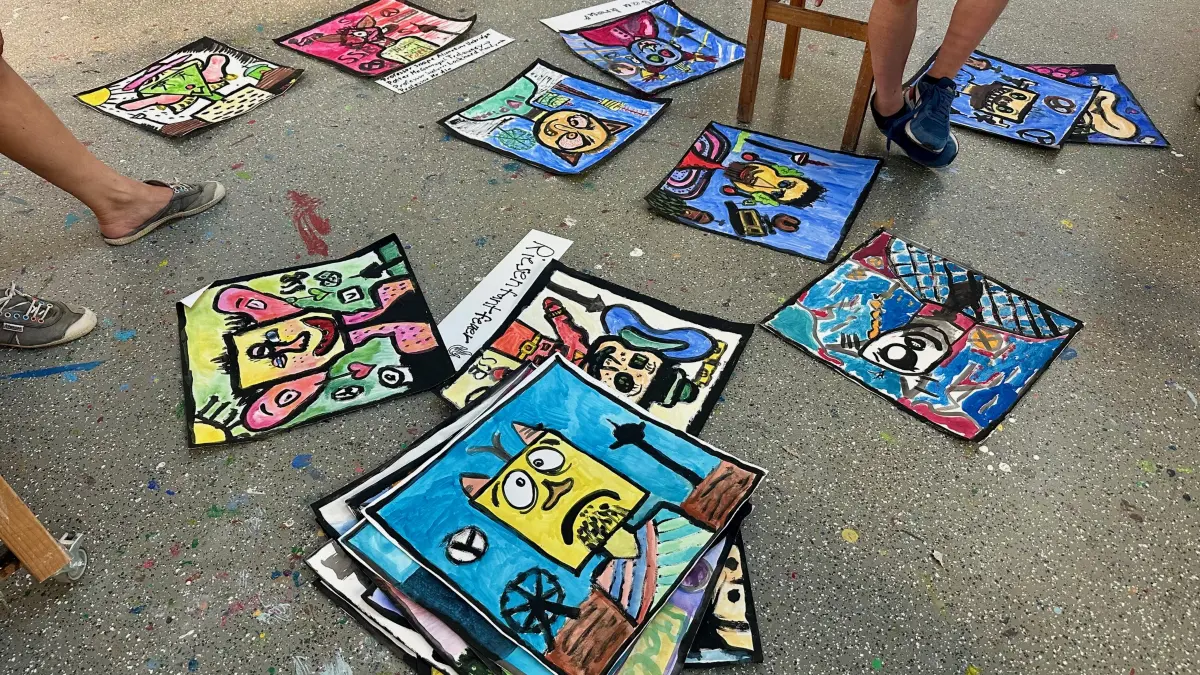 Fantasie-Köpfe, gemalt von Kinder in der Jugendkunstschule Stuttgart