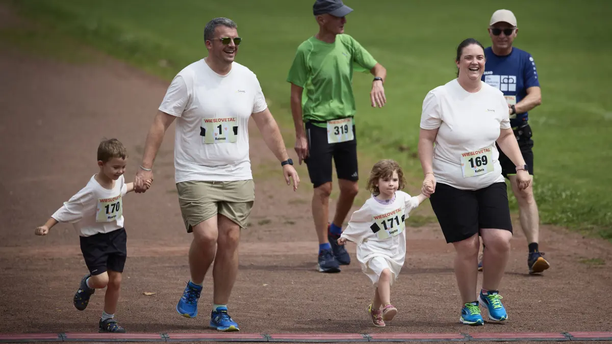 Many laps for a common goal: 24-hour run in Rudersberg: How a disaster ...