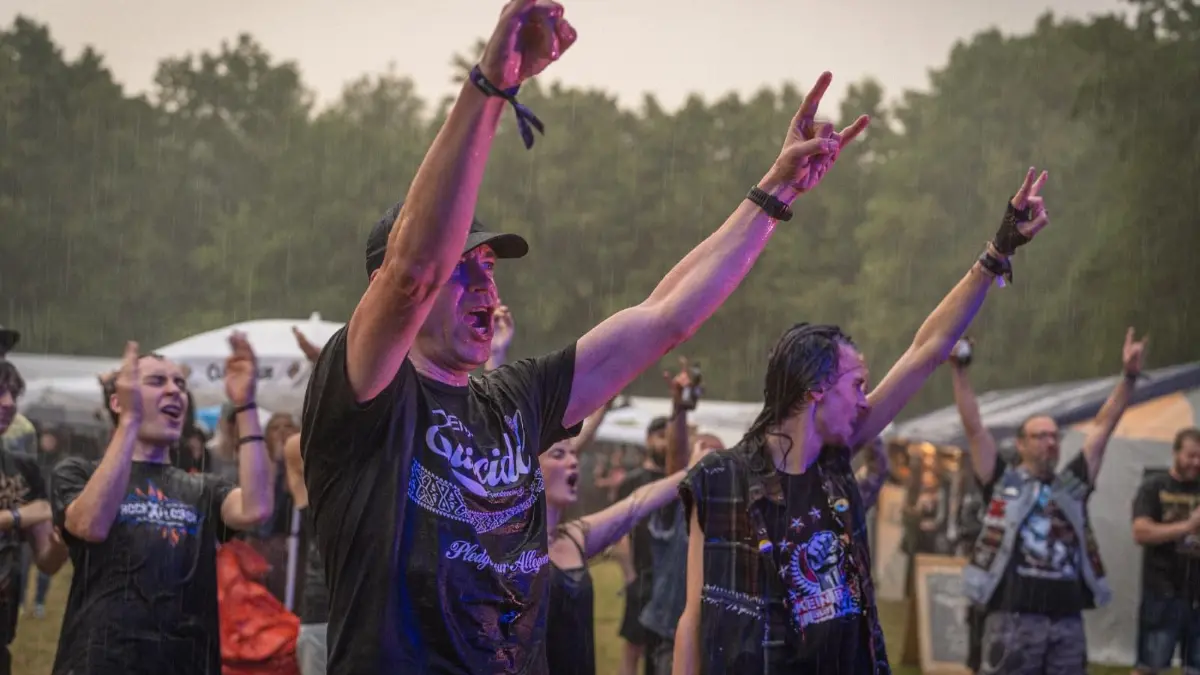 RockXplosion-Freitag: Die Fans trotzen dem Regen