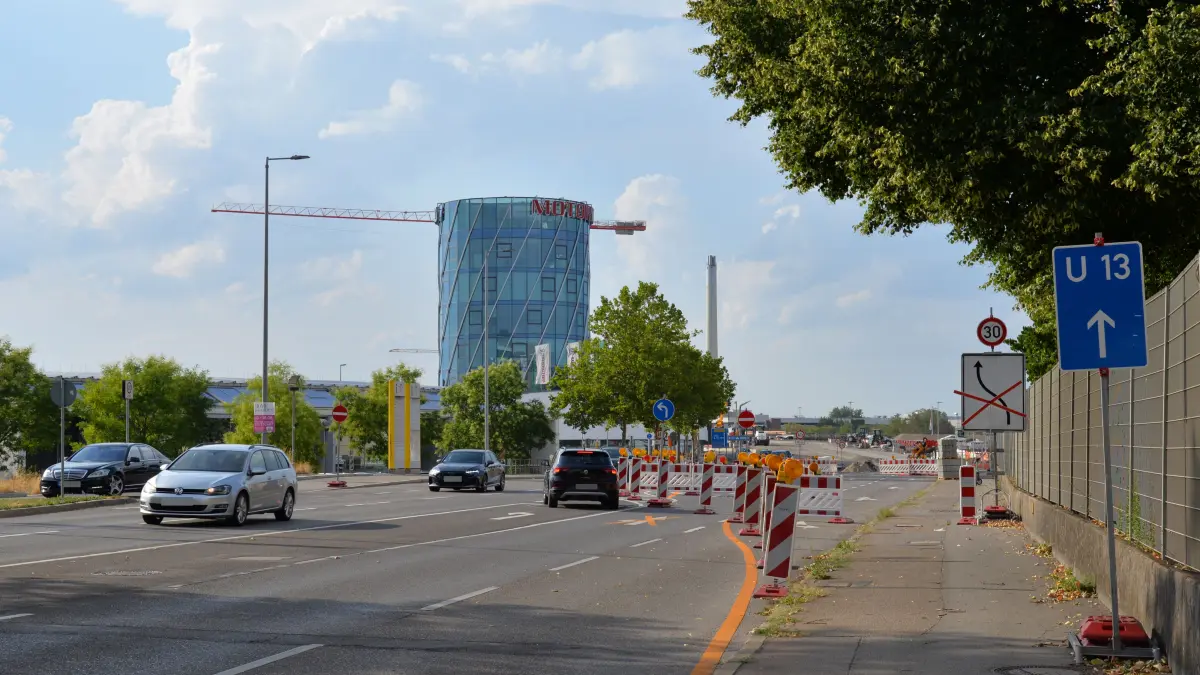 Spursperrung Wolfgang-Brumme-Allee Böblingen
