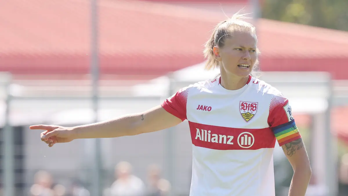 VfB Stuttgart Saisoneröffnung : BAU // Stuttgart , VfB Stuttgart Saisoneröffnung VfB Stuttgart Frauen vs. TSG 1899 Hoffenheim Frauen , Maximiliane Rall ( VfB )