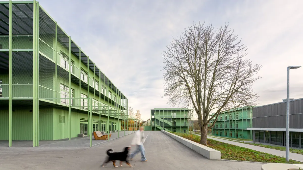 gernot schulz : architektur für ein Multiautorenteam ist nominiert mit dem Schulbau Open Source, Neubau Jenaplanschule, Weimar.