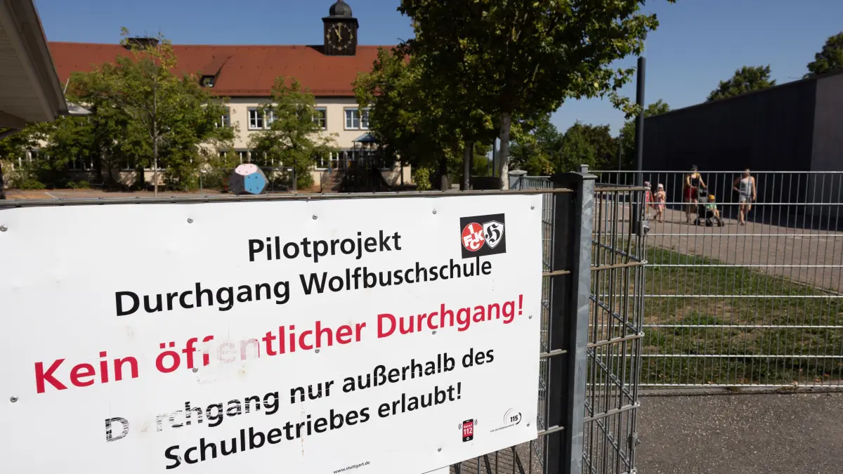 Wolfbuschschule: Der öffentliche Durchgang über den Schulhof der Wolfbuschschule soll geschlossen werden. Dagegen wächst Widerstand aus der Bevölkerung.