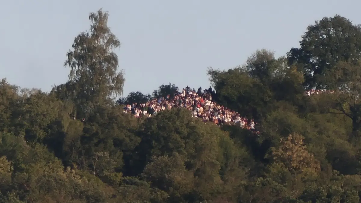 Diese Leserin fing die Menschenmenge auf dem Birkenkopf ein.