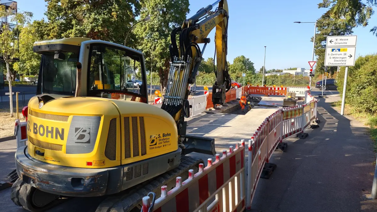 An der Kreuzung zur Filderhauptstraße finden derzeit in der Adornostraße Bauarbeiten statt.