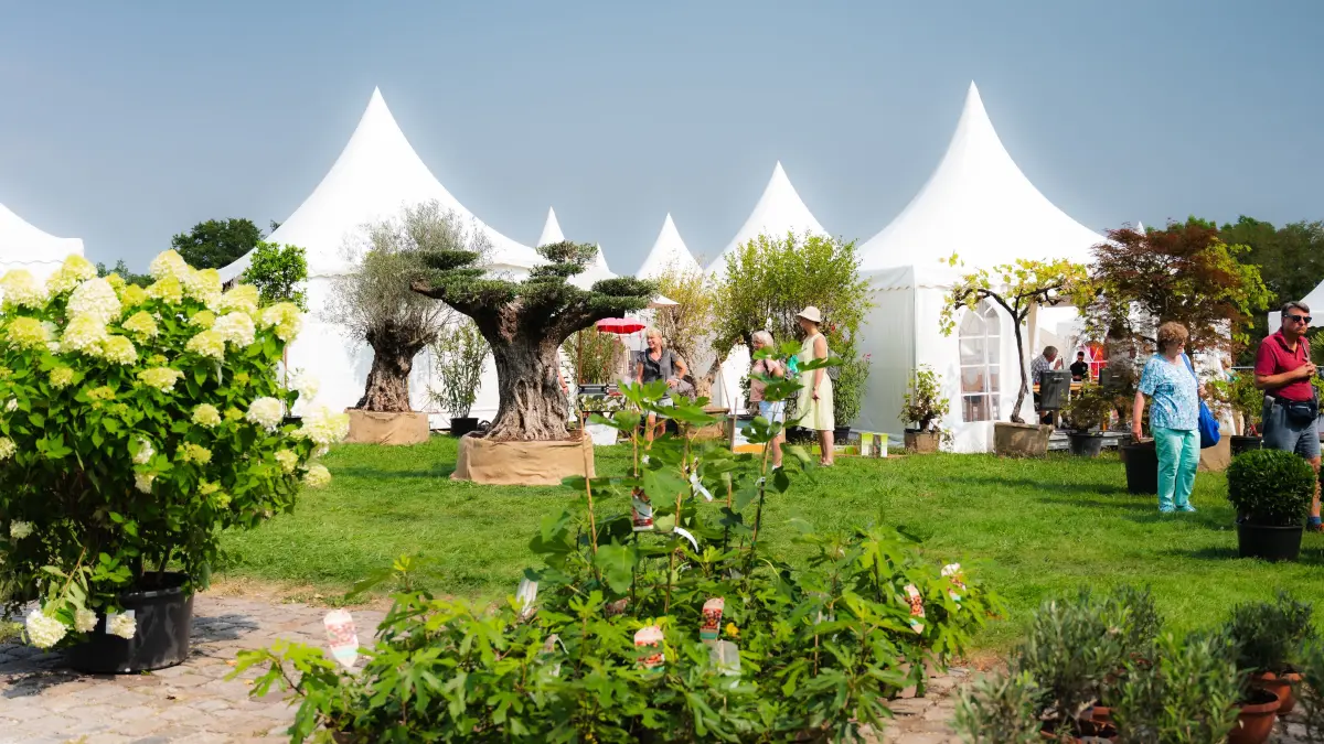 Bei der Home & Garden-Messe am Schloss Solitude erwarten Besucher Ideen und Produkte rund um Outdoor-Living, Interieur und Genuss.