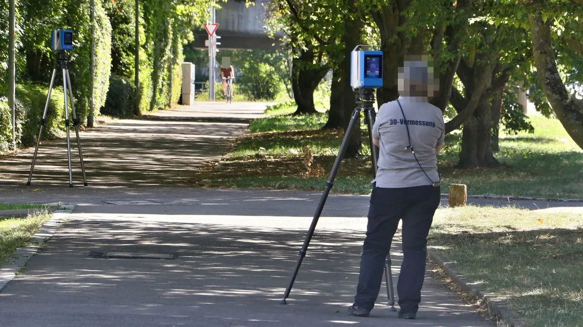 Polizei sperrt Engelbergstraße im Giebel für Vermessung von Tatort