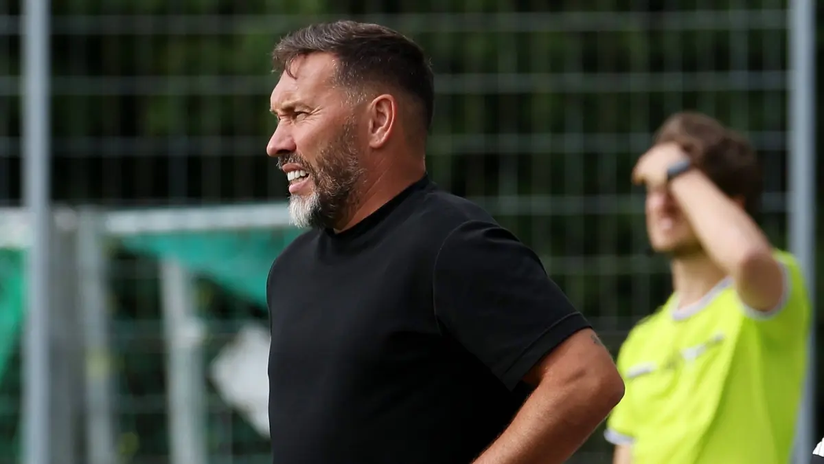 2026.07.25, Deutschland, Ditzingen, Fußball TSV Heimerdingen vs. SPFR Schwäbsich Hall, Trainer Tobias Weis Sxhwäbisch Hall *** July 25, 2026, Germany, Ditzingen, Soccer: TSV Heimerdingen vs. SPFR Schwäbsich Hall, Coach Tobias Weis, Schwäbsich Hall