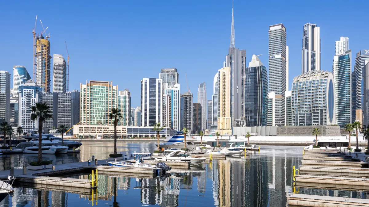 Downtown Dubai Hochhäuser mit Burj Khalifa Skyline an der Marasi Bay Business Bay Canal Dubai, Vereinigte Arabische Emirate - 21. Februar 2026: Downtown Dubai Hochhäuser mit Burj Khalifa Skyline an der Marasi Bay Business Bay Canal in Dubai, Vereinigte Arabische Emirate. *** Downtown Dubai skyscrapers with the Burj Khalifa skyline along the Marasi Bay Business Bay Canal in Dubai, United Arab Emirates, February 21, 2026 Downtown Dubai skyscrapers with the Burj Khalifa skyline along the Marasi Bay Business Bay Canal in Dubai, United Arab Emirates