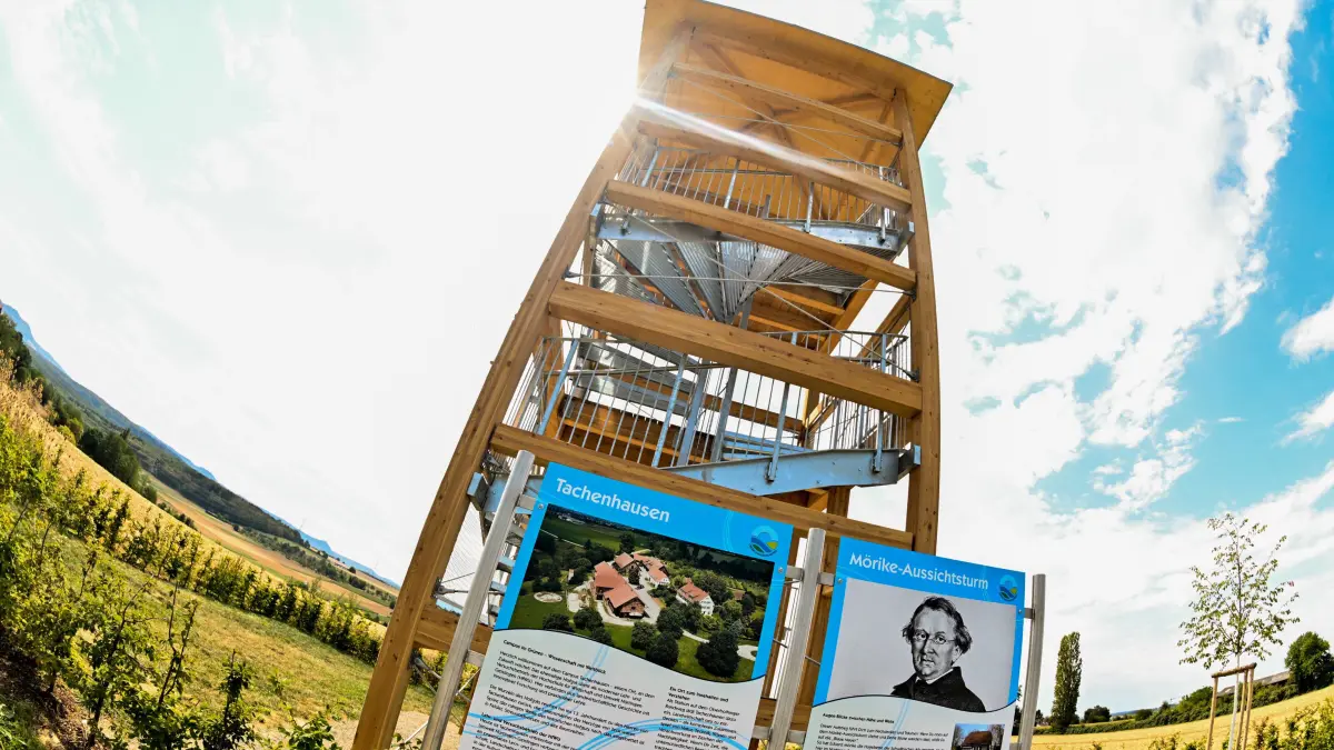 Möriketurm, Mörike-Aussichtsturm in der Nähe vom Hofgut Tachenhausen, Oberboihingen