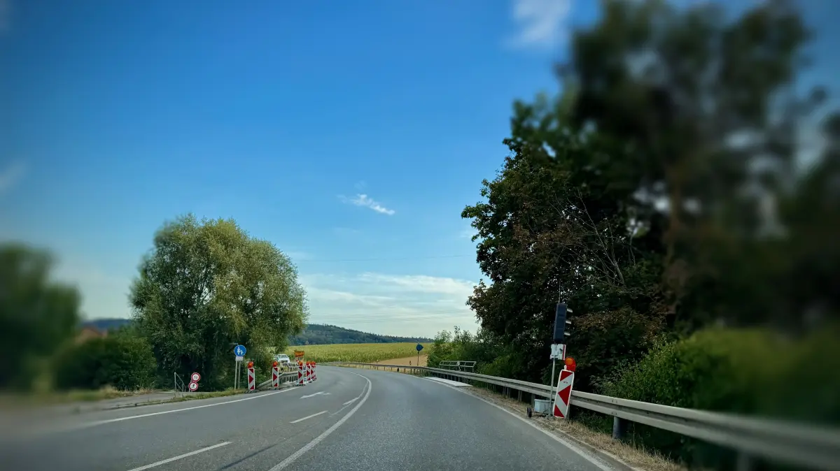 Die halbseite Sperrung auf der B14 bei Maubach wird am Montag aufgehoben - zumindet vorerst. Bauarbeiten Maubachbrücke