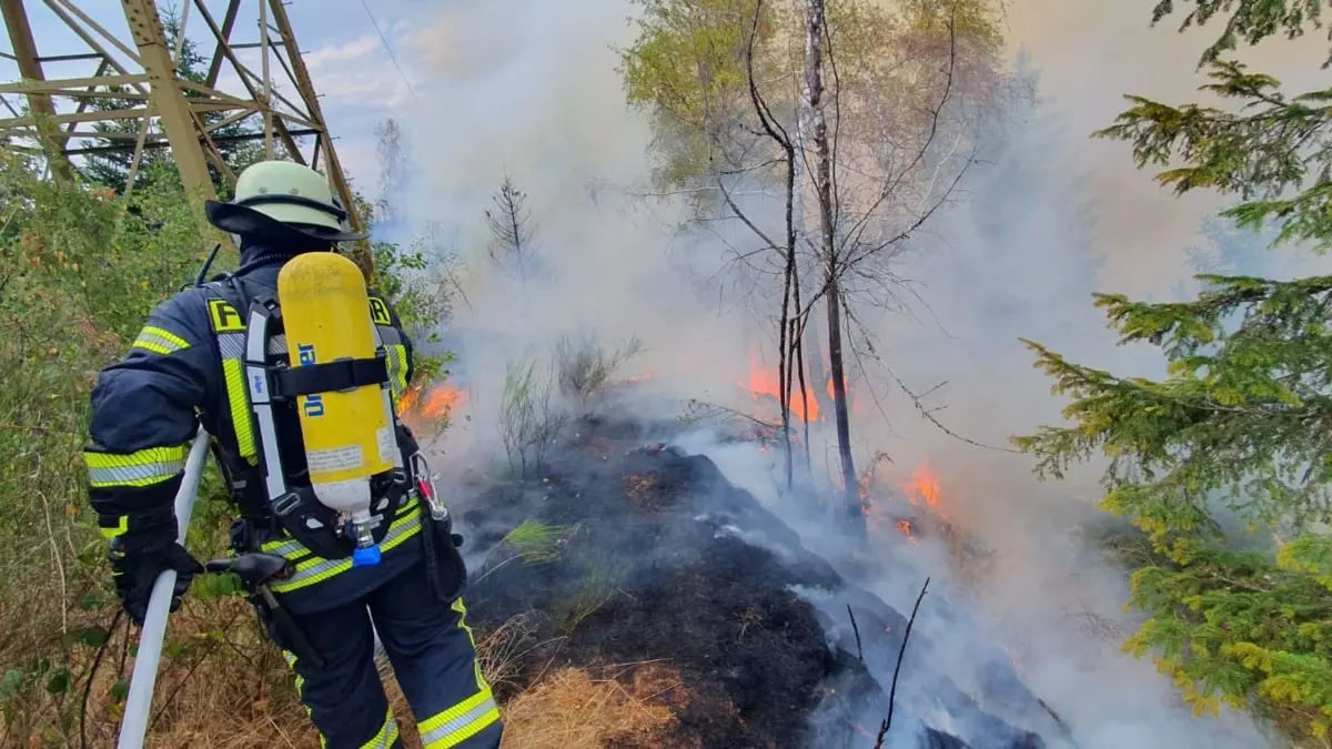 Großeinsatz bei Waldbrand bei Schramberg