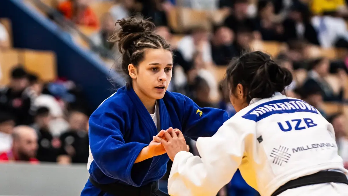 Katharina Narrain vom KSV Esslingen (links) kämpft beim European-Cup in Berlin im Halbfinale – und gewinnt am Ende Silber.