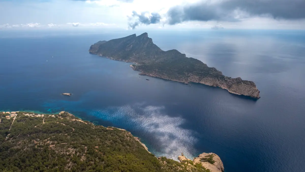 Sa Dragonera (die Dracheninsel) ist eine unbewohnte Felseninsel vor der Westküste der spanischen Mittelmeerinsel Mallorca.