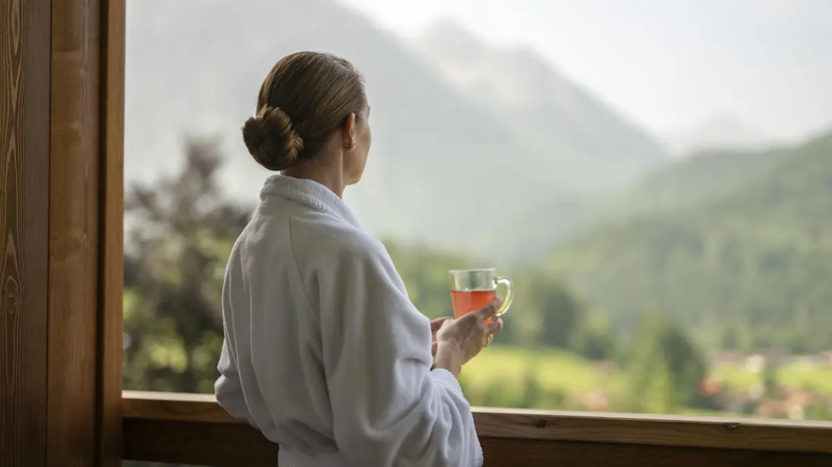 Morgensonne auf den Gipfeln, frische Bergluft auf dem Balkon und die Allgäuer Alpen direkt vor Augen: Alle Zimmer verfügen über einen Balkon mit Bergblick.