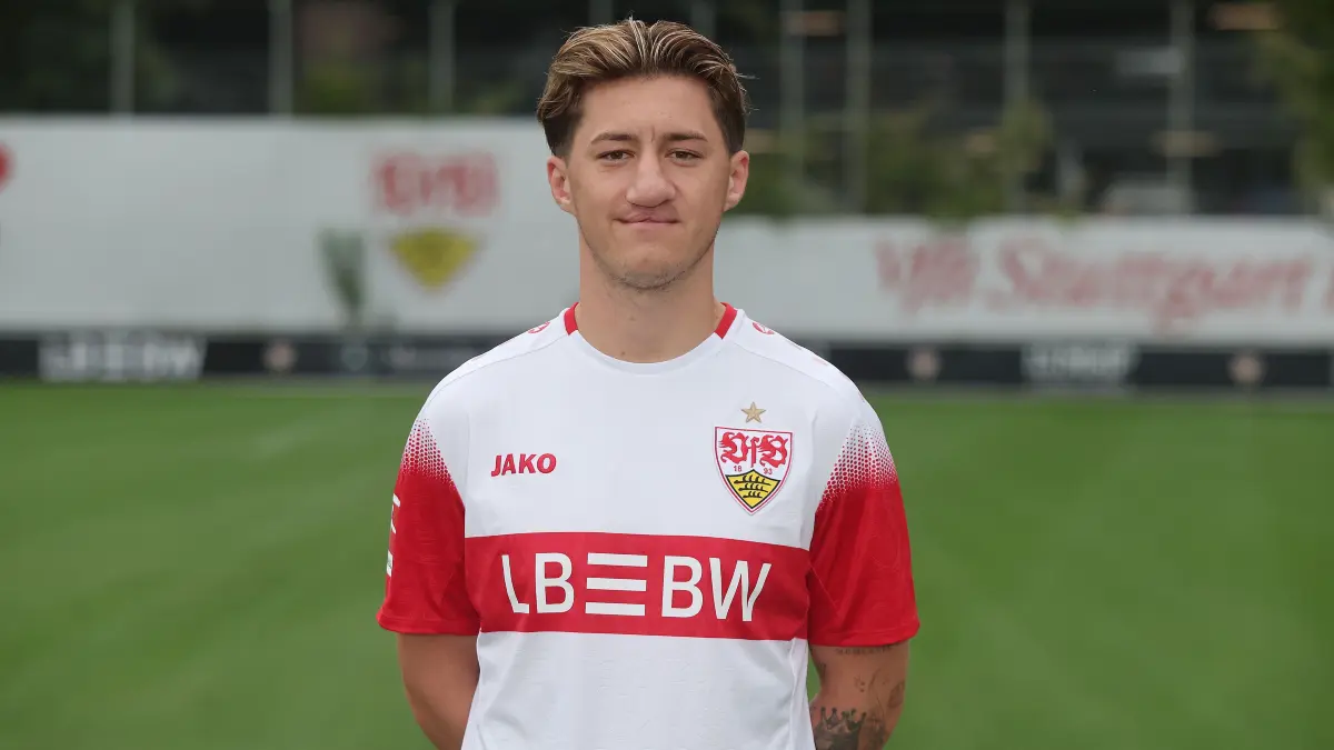 BAU // Stuttgart , Fußball Bundesliga Saison 2026 2027 ; Fototermin VfB Stuttgart , Angelo Stiller