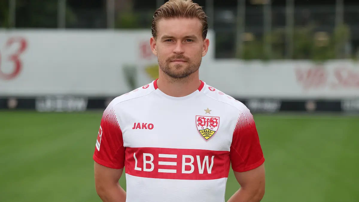 BAU // Stuttgart , Fußball Bundesliga Saison 2026 2027 ; Fototermin VfB Stuttgart , Maximilian Mittelstädt