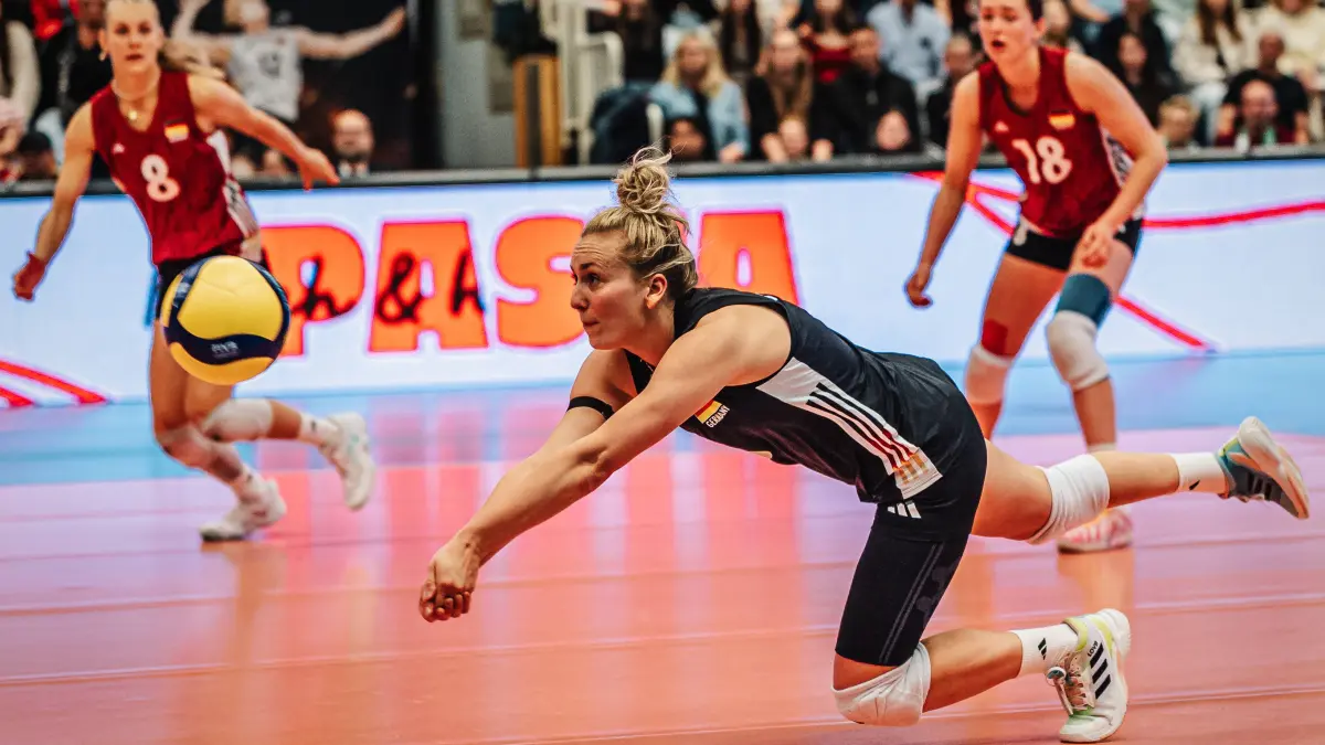 Volleyball Frauen Länderspiel Freundschaftsspiel Deutschland vs. Niederlande 16.05.2026 Annie Cesar 3, Deutschland springt zum Ball Münster Sporthalle Berg Fidel Nordrhein-Westfalen Deutschland *** Volleyball women international friendly Germany vs Netherlands 16 05 2026 Annie Cesar 3, Germany jumps to the ball Münster Sporthalle Berg Fidel Nordrhein Westfalen Germany