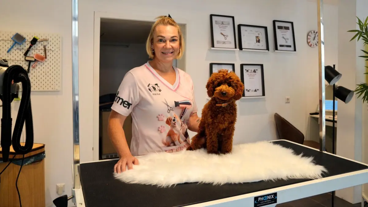 Heike Auch betreibt seit Juli 2026 das „Hundezimmer“ in Herrenberg