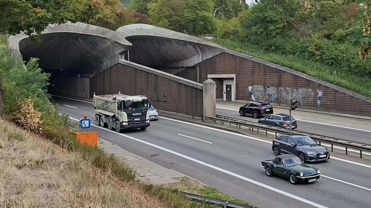 Kappelbergtunnel B14 zwischen Fellbach und Stuttgart