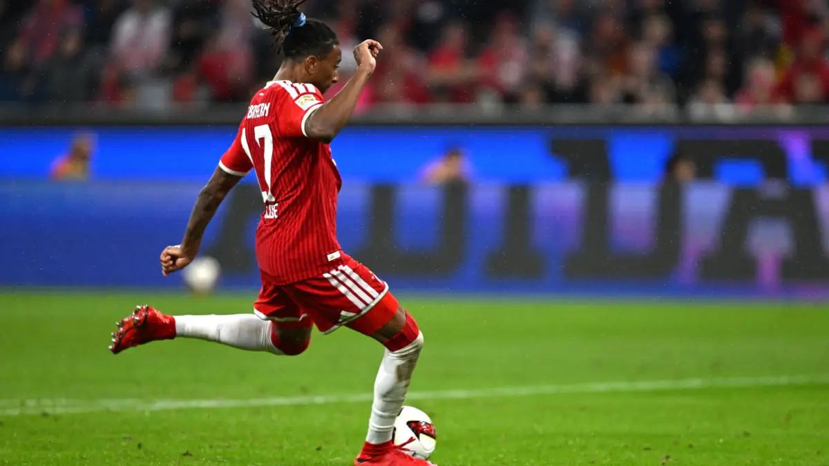 FC Bayern München - VfB Stuttgart: 28.08.2026, Bayern, München: Fußball, Männer, Bundesliga, FC Bayern München - VfB Stuttgart, Allianz Arena, 1. Spieltag, Michael Olise (Bayern München) erzielt das Tor zum 2:1. Foto: Sven Hoppe/dpa - WICHTIGER HINWEIS: Gemäß den Vorgaben der Bundesliga bzw. des DFB Deutscher Fußball-Bund ist es untersagt, in dem Stadion und/oder vom Spiel angefertigte Fotoaufnahmen in Form von Sequenzbildern und/oder videoähnlichen Fotostrecken zu verwerten bzw. verwerten zu lassen. +++ dpa-Bildfunk +++