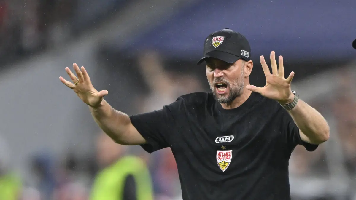 FC Bayern Muenchen FCB vs VfB Stuttgart : TOR zum 1:1 Josha Vagnoman VfB Stuttgart 04 nicht im Bild Torjubel Trainer Coach Sebastian Hoeness VfB Stuttgart FC Bayern Muenchen FCB vs VfB Stuttgart 28.08.2026 DFL REGULATIONS PROHIBIT ANY USE OF PHOTOGRAPHS AS IMAGE SEQUENCES AND/OR QUASI-VIDEO FC Bayern Muenchen FCB vs VfB Stuttgart *** GOAL: 1-1 Josha Vagnoman, VfB Stuttgart 04 not shown in the picture. Goal celebration. Coach Sebastian Hoeness, VfB Stuttgart. FC Bayern Munich FCB vs. VfB Stuttgart, August 28, 2026. DFL regulations prohibit any use of photographs as IIMAGE SEQUENCES AND/OR QUASI-VIDEO FC Bayern Munich FCB vs. VfB Stuttgart