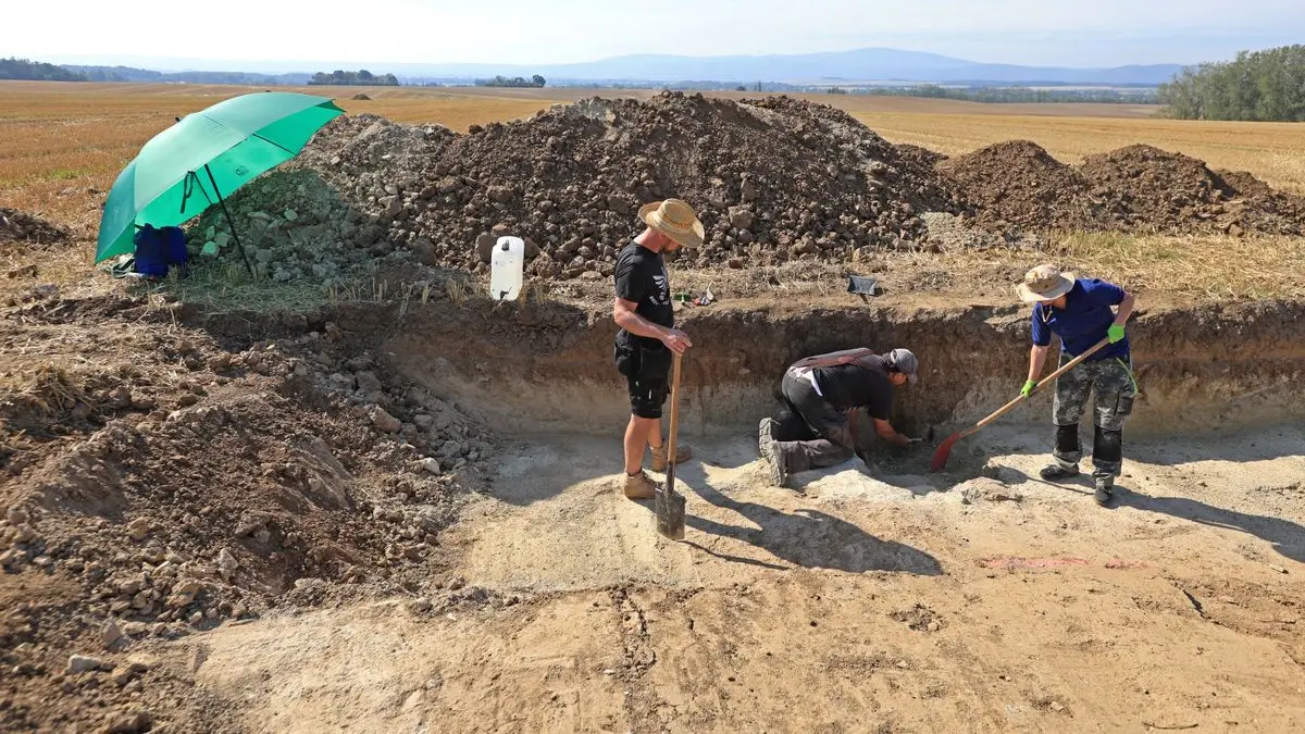 Bei Deersheim untersuchen Archäologen die Spuren eines rund 1.800 Jahre alten römischen Marschlagers.