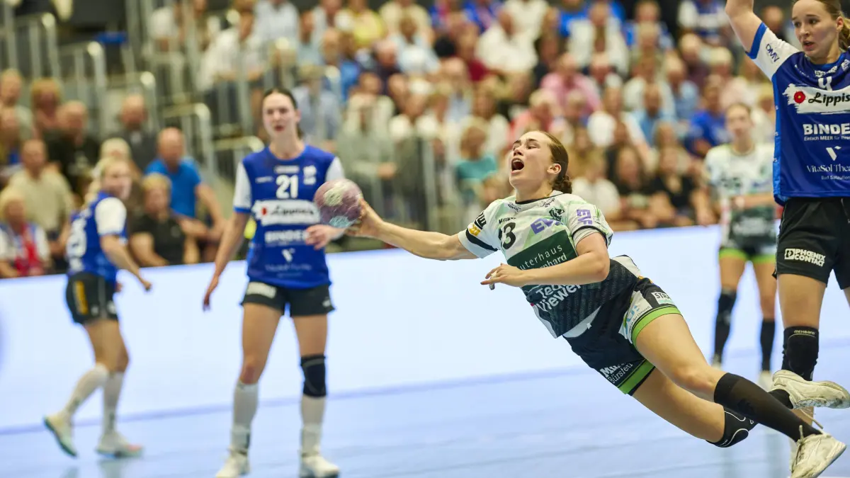 Aylin Bornhardt FRISCH AUF Goeppingen In der Alsco HBF treffen im ersten Saisonspiel der amtierende Deutsche Meister HSG auf Frisch Auf Göppingen in der SynFlex Arena aufeinander. HSG Blomberg Lippe gegen FRISCH AUF Goeppingen Frauen in der Handball Bundesliga Frauen Blomberg *** Aylin Bornhardt FRISCH AUF Göppingen In the first game of the season, the reigning German champions, HSG, will face off against Frisch Auf Göppingen at the Alsco HBF in the SynFlex Arena. HSG Blomberg Lippe vs. FRISCH AUF Göppingen Women in the Womens Handball Bundesliga in Blomberg Copyright: xEibner-Pressefotox EP_