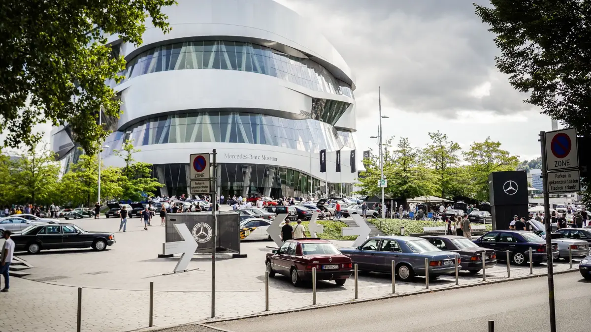 Bei Classics & Coffee beim Mercedes-Benz-Museum dreht sich alles um den Baby-Benz 190er: Bei Classics & Coffee beim Mercedes-Benz-Museum dreht sich alles um den Baby-Benz 190er