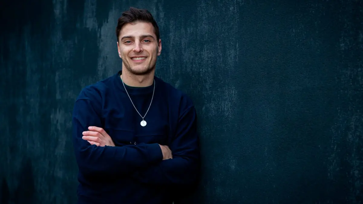 Lucas Krzikalla war der erste offen queere Sportler in der Handballbundesliga.