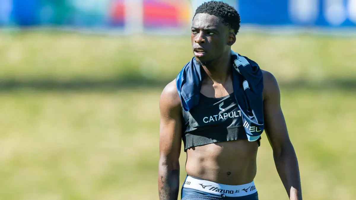 VfB Stuttgart Transfer Market: Striker Jonathan Akaegbobi arrives from VfL ...